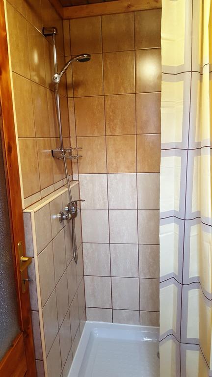 Keri Apartman โมชนมายารูวาร์ ภายนอก รูปภาพ