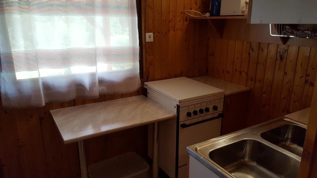 Keri Apartman โมชนมายารูวาร์ ภายนอก รูปภาพ