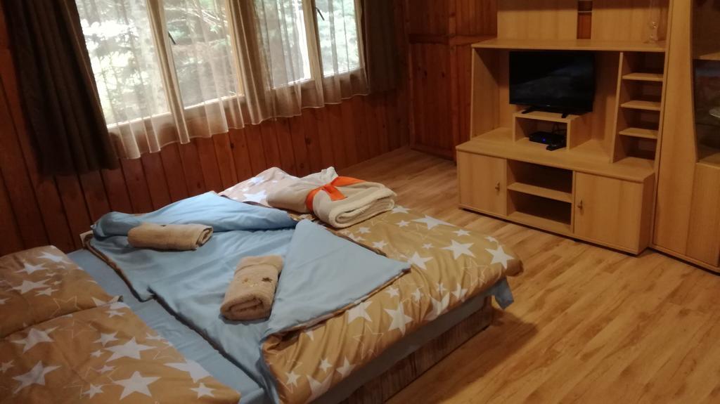 Keri Apartman โมชนมายารูวาร์ ภายนอก รูปภาพ