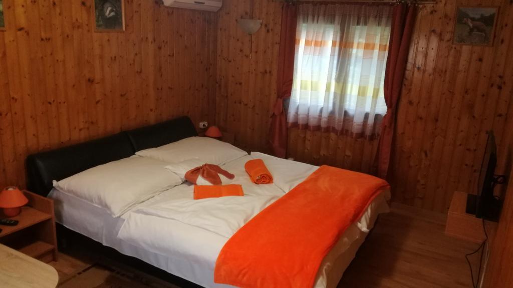 Keri Apartman โมชนมายารูวาร์ ภายนอก รูปภาพ